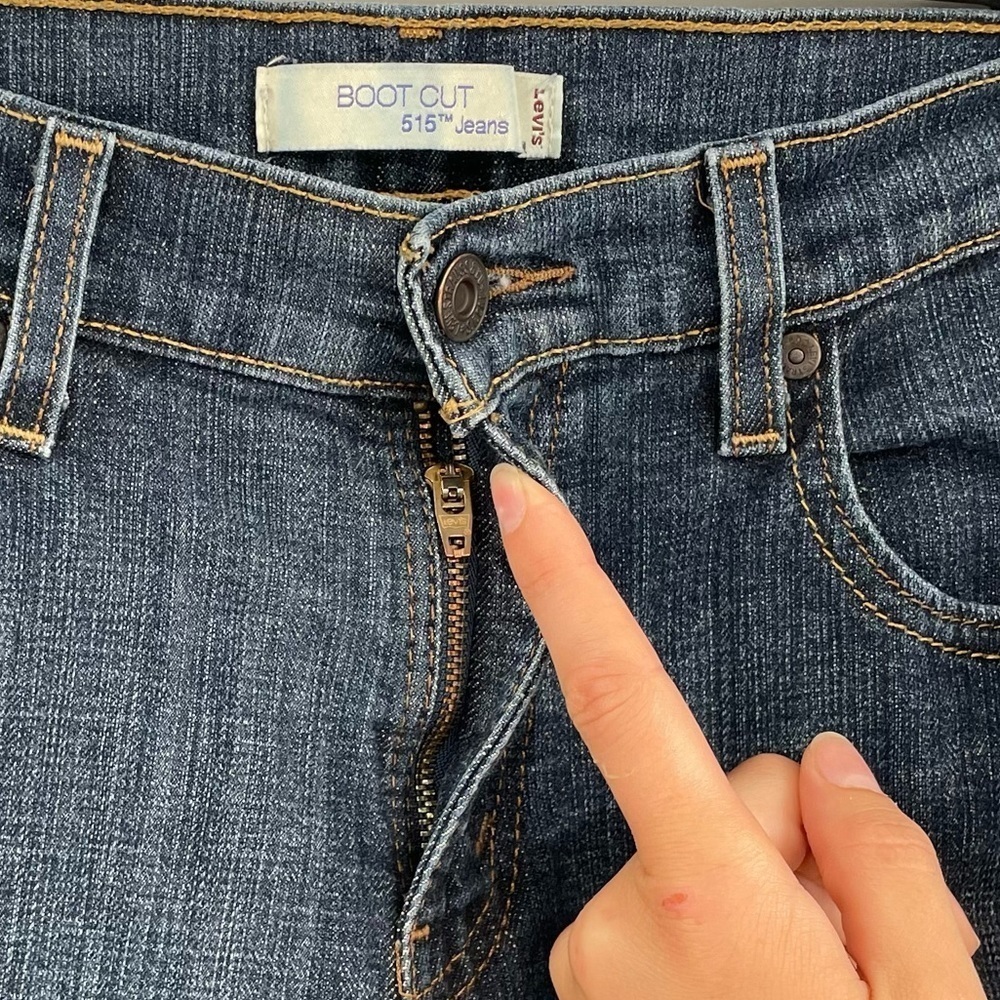 Levi's 515 Bootcut Jeans - Picture 4 of 11